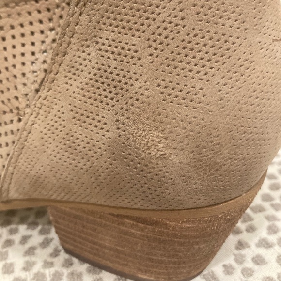 Dolce Vita Sonya Booties - Picture 12 of 13